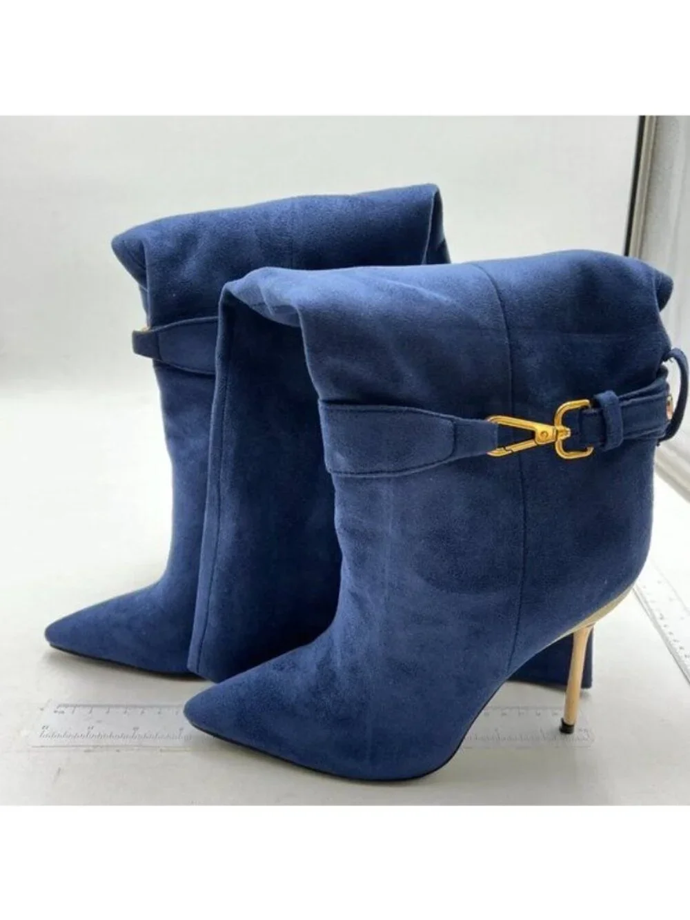N/A womens knee